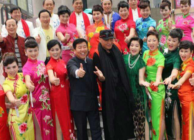 董事长李启涵应邀参加130位重庆美女企业家解放碑旗袍秀活动