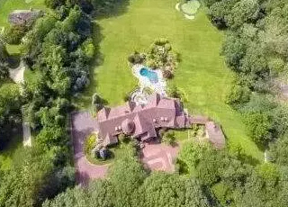 宁波启润影视董事长李启涵一行在美国参观宋美龄故居拜谒宋美龄墓园