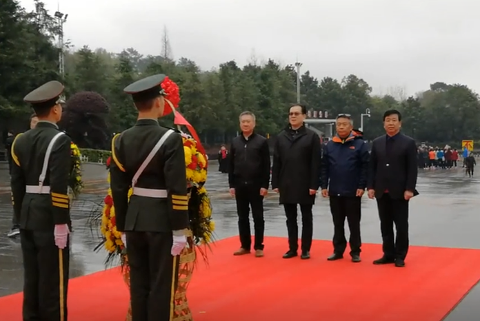 湖南韶山献花篮纪念毛主席