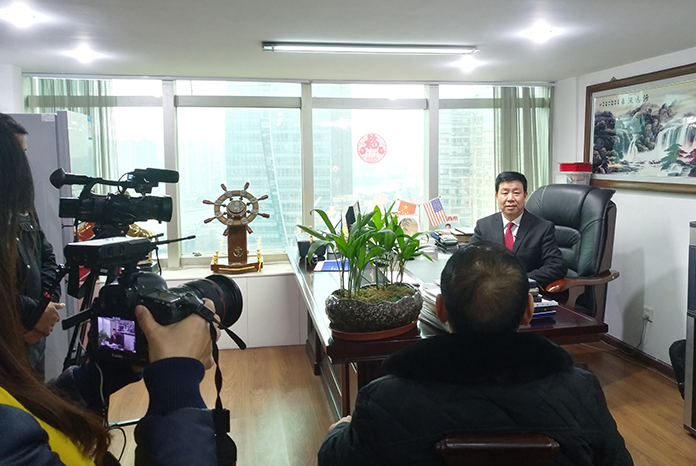 央视《成功之路》栏目走进邵逸夫家乡拍摄