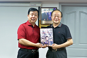 ​美国华人全国委员会主席张小彦先生考察参观启润影业