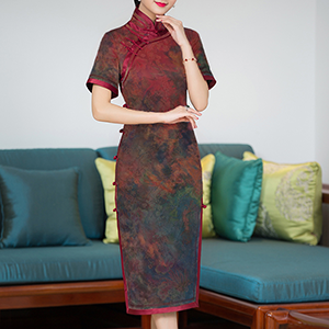 《穿旗袍的女人》香云纱旗袍经典款