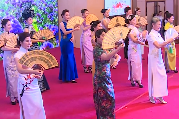 谁最美？请看《穿旗袍的女人》巡演(2)