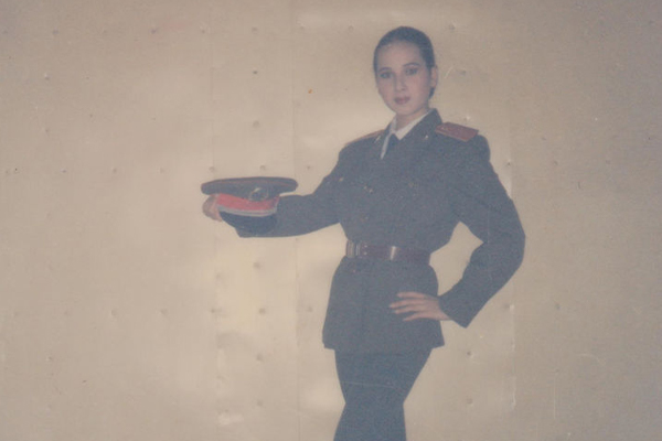 大型画册《军旗》为建党百年献礼 人物之一邱玉娥