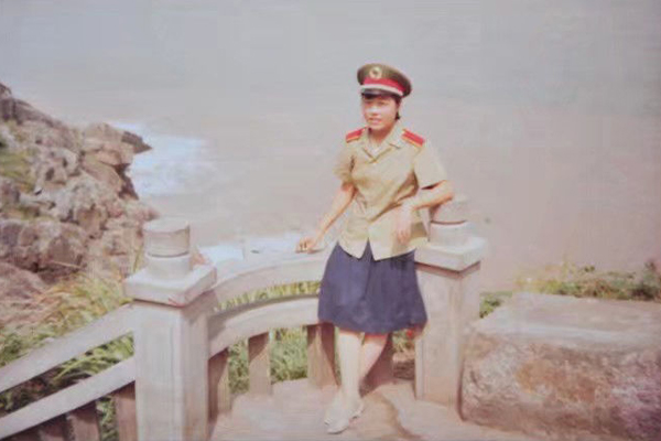 大型画册《军旗》为建党百年献礼 人物之一朱小燕